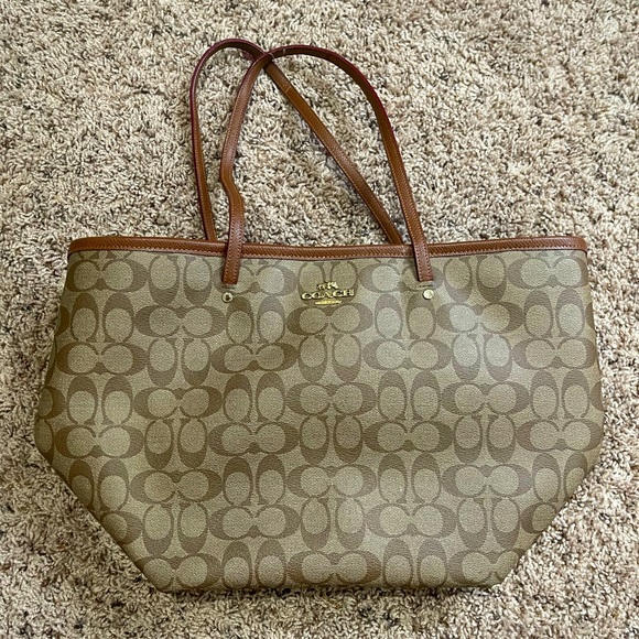 Coach Purse - Picture 1 of 4